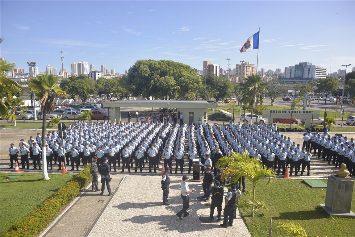 Camilo Santana cumpre promessa e convoca 373 novos PMs que já reforçam policiamento nas ruas