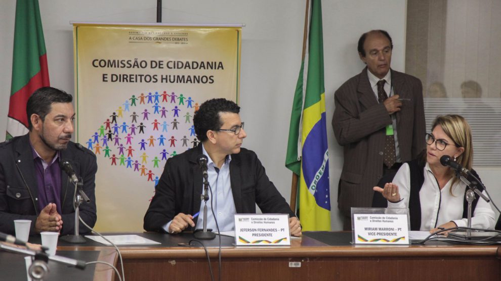 Bolsominions: Jornalista recebe ameaças de morte após criticar Bolsonaro
