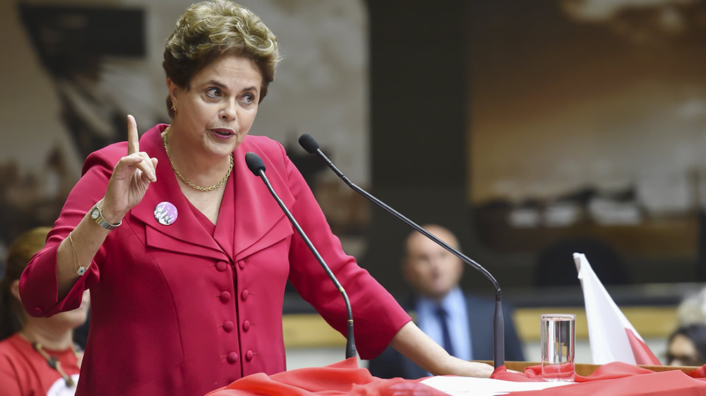 Dilma: “Partidos de direita estão destruídos. Mídia é o partido conservador mais forte”