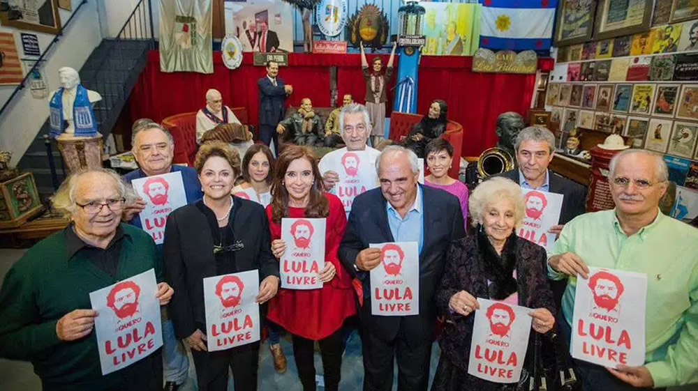 Dilma: “Partidos de direita estão destruídos. Mídia é o partido conservador mais forte”