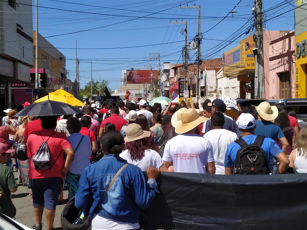 Mais de mil pessoas ocuparam as ruas de Iguatu na Paralisação do dia 13 de Agosto