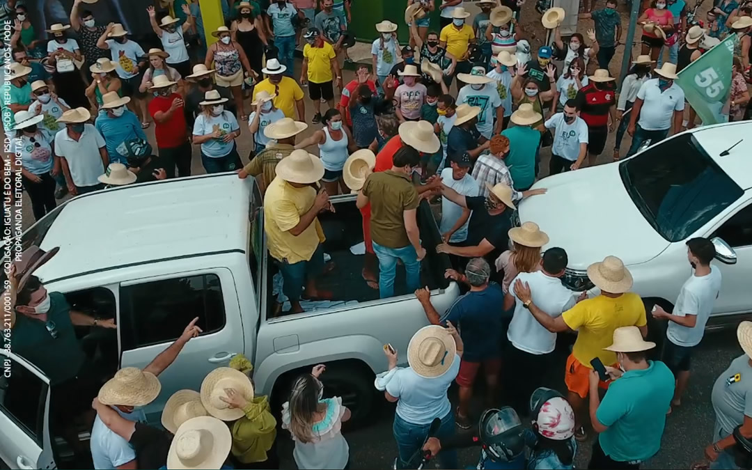 No Iguatu algumas campanhas desrespeitam a vida e fazem aglomeração em adesivaços No Iguatu algumas campanhas desrespeitam a vida e fazem aglomeração em adesivaços