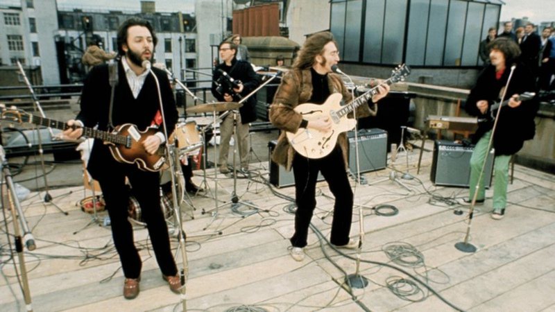 há 52 anos, os Beatles faziam seu último show no topo do prédio da sua gravadora Apple Records