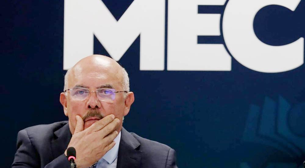 Corrupção bolsonarista no MEC envolve pastores, pedido de dinheiro e até ouro por verbas
