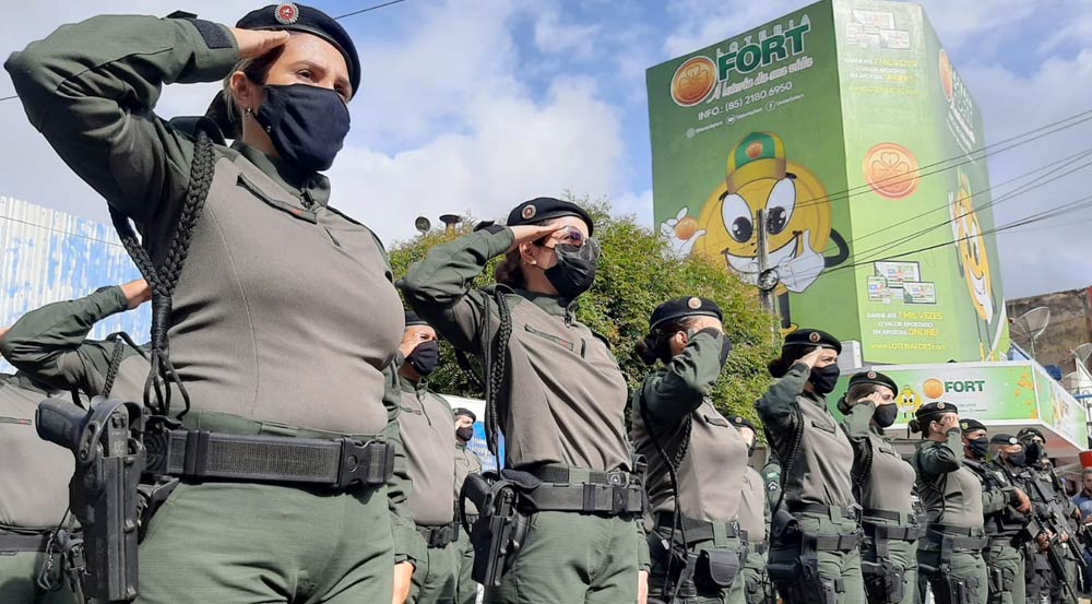 Polícia Militar de Iguatu recebe novo fardamento da corporação