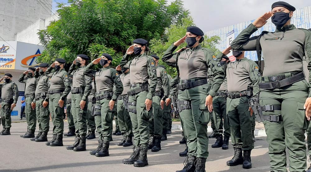 Policia Militar de Iguatu recebe novo fardamento da corporação