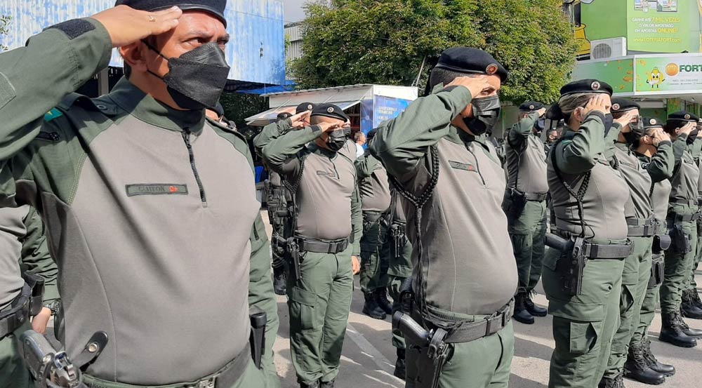 Policia Militar de Iguatu recebe novo fardamento da corporação
